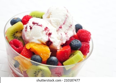 6 447 Fruit Salad With Ice Cream Images Stock Photos Vectors