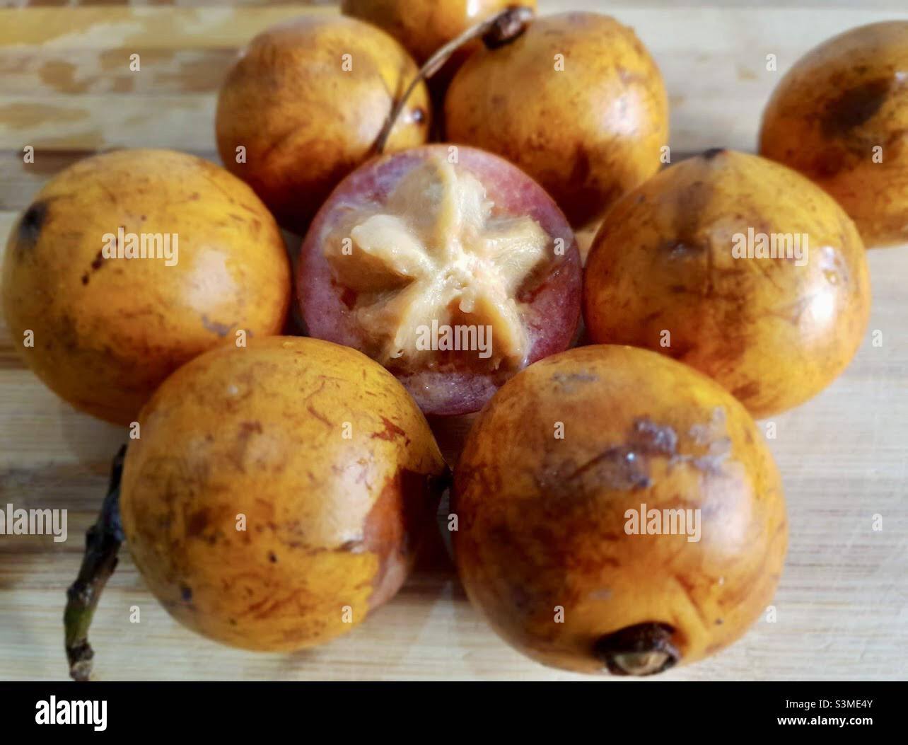Agbalumo Alasa Or Udara African Star Apple African Cherry 