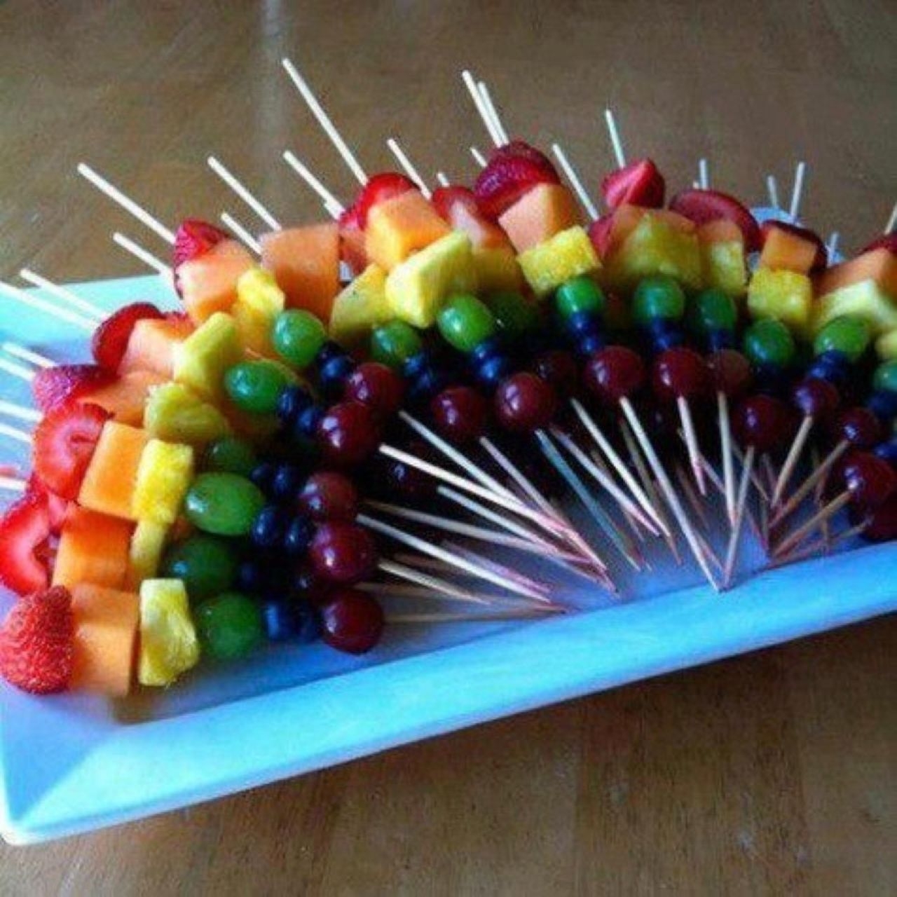 fruit skewers pictures