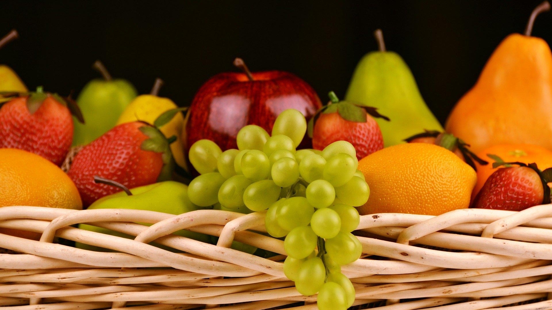 pictures with fruits