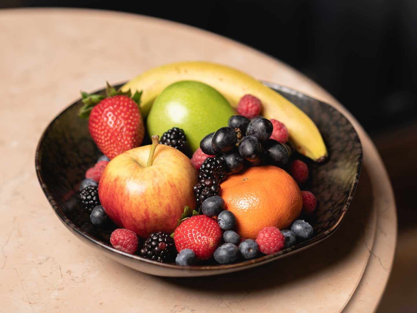 pictures of a bowl of fruit