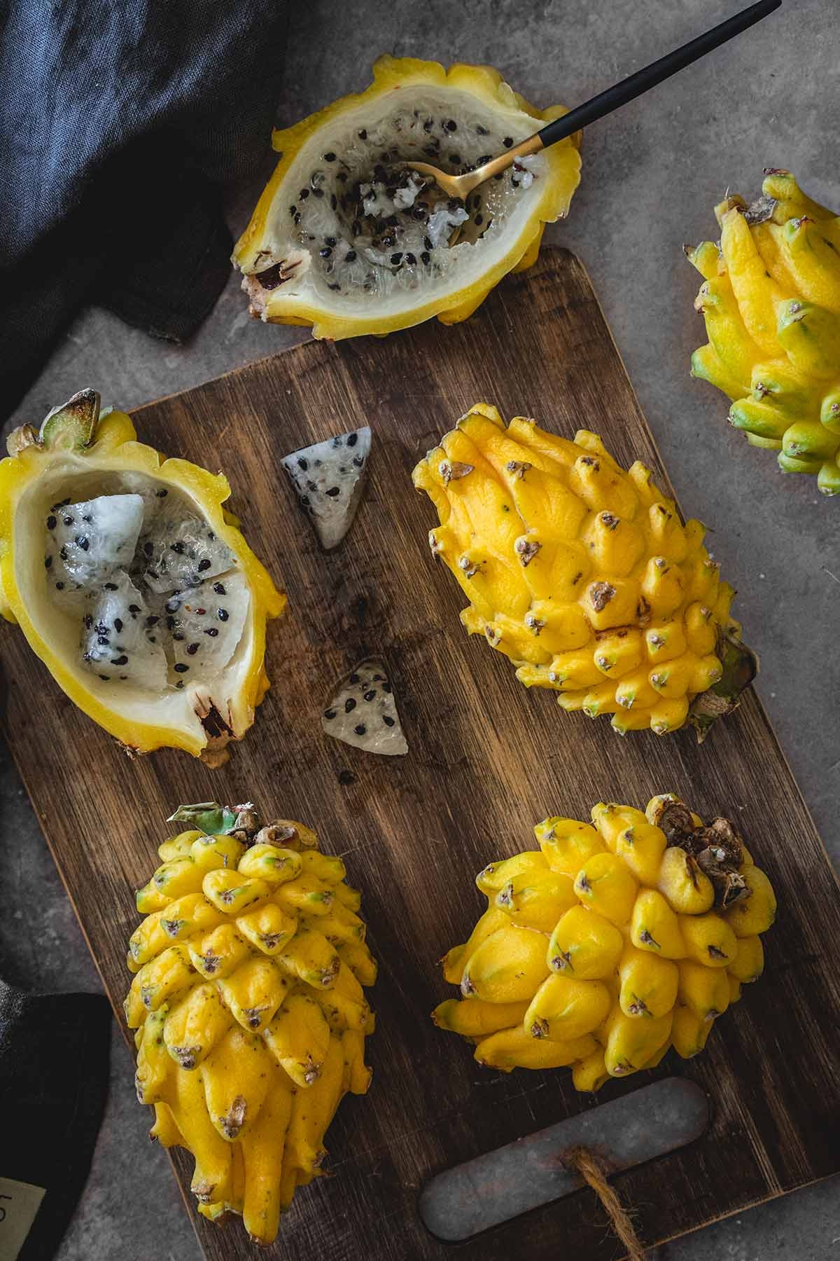 How To Cut And Eat Yellow Dragon Fruit Pitaya 