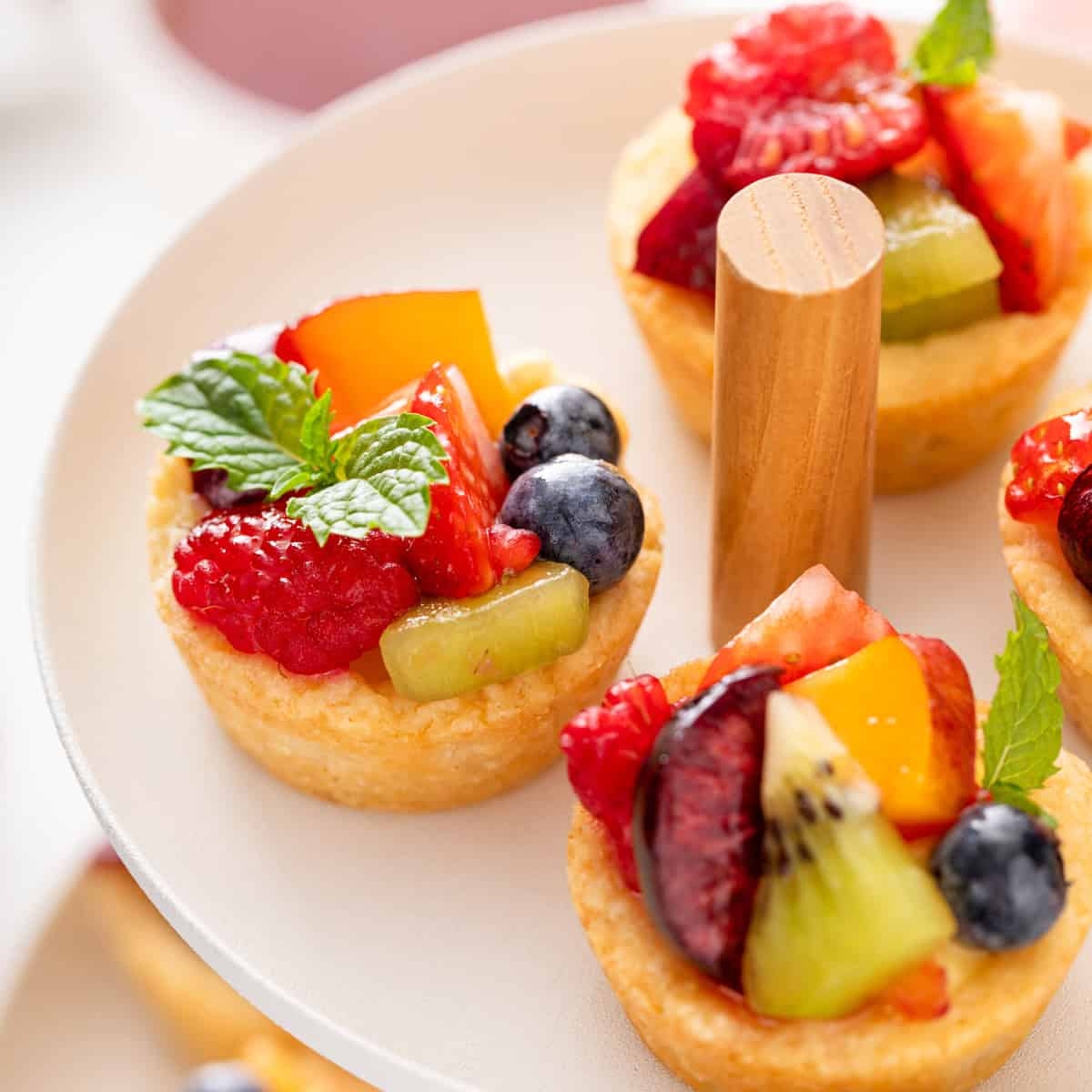 pictures of fruit tarts