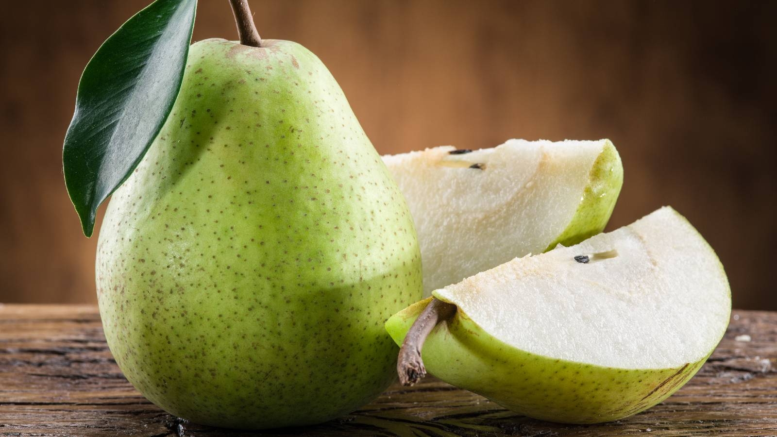 8 Health Benefits Of Pear HealthShots
